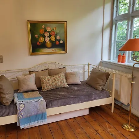 Inseldomizil Brummers Gaard アパート ハザスレウ